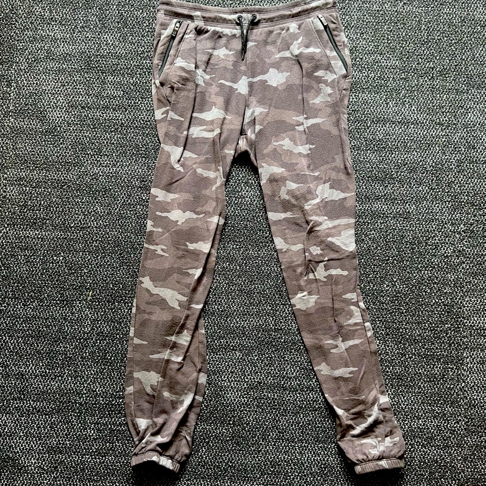 Camo lightweight joggers